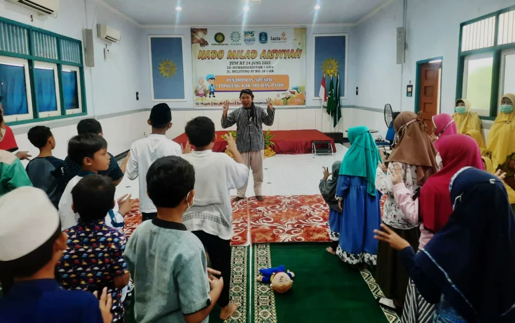 Dongeng Spesial Belajar dari Semut yang Sombong