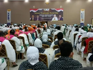 Wakil Bupati Gresik Terbang bersama 446 CJH Kloter 31 SUB