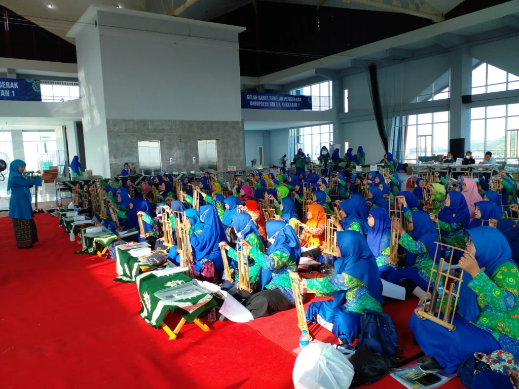 115 Guru TK Aisyiyah Se-Jatim Belajar Angklung, Begini Langkahnya