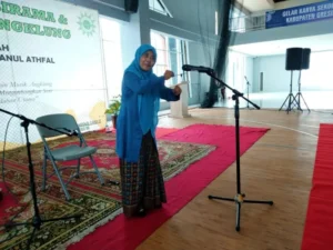 Dirijen bagai Kusir, Pemegang Kendali Arah dan Kecepatan Lagu