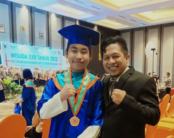 Sekolah dari Jerman, Siswa SD Mugeb Ini Akhirnya Diwisuda
