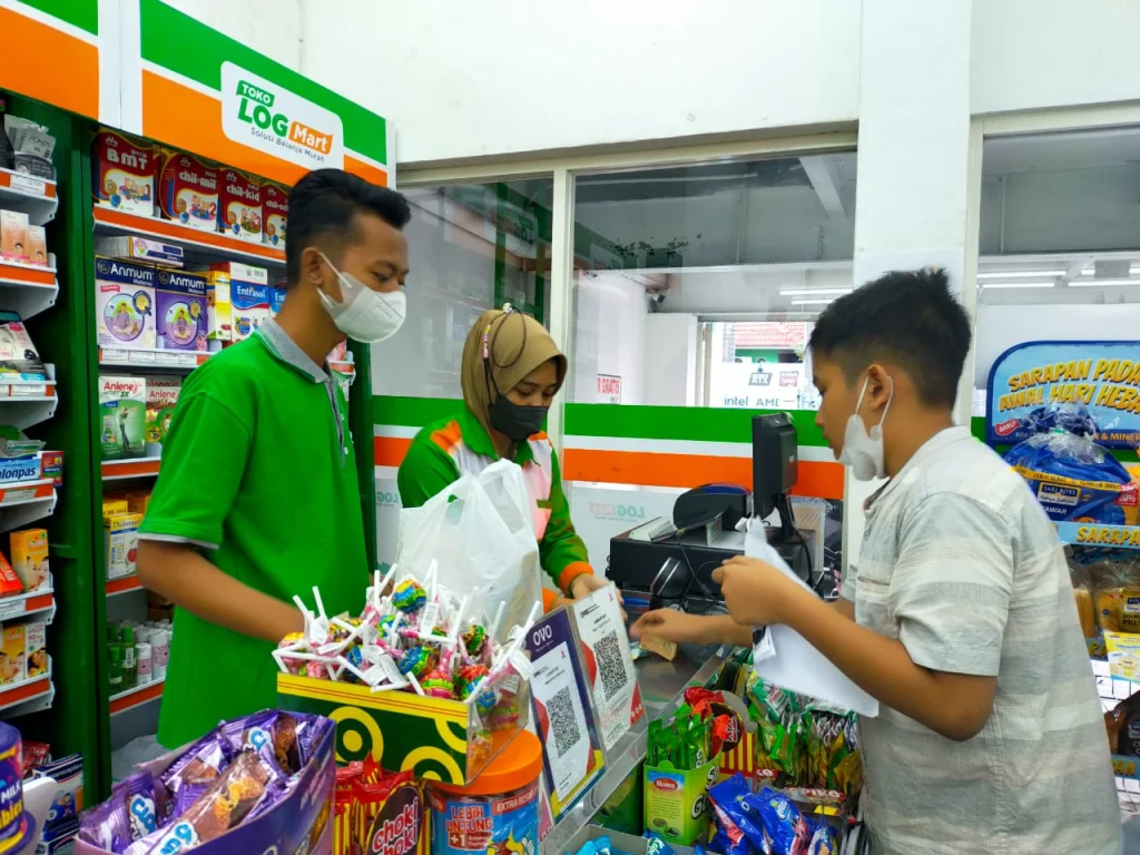 Member PBS Praktik Berbahasa Inggris dalam Happy Shopping
