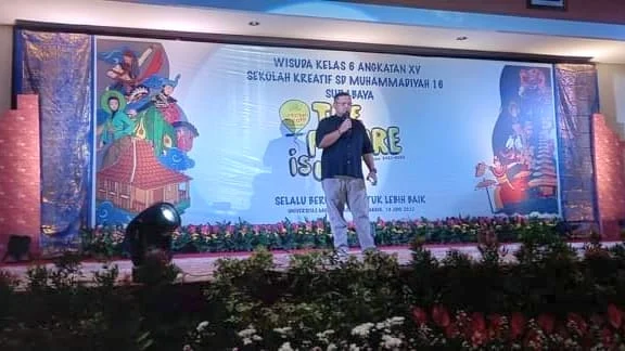 Wisuda SDM 16 Surabaya, Wali Murid Beri Surat Cinta