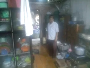 Atap Rumahnya Mau Ambruk, Warga Ini Dapat Bantuan Lazismu Lamongan