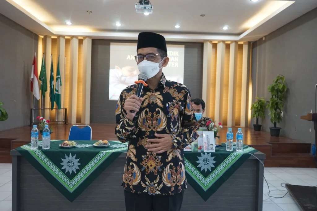 Kisah Hadiah Ultah Kakek dan Pentingnya Komunikasi Guru-Wali Murid