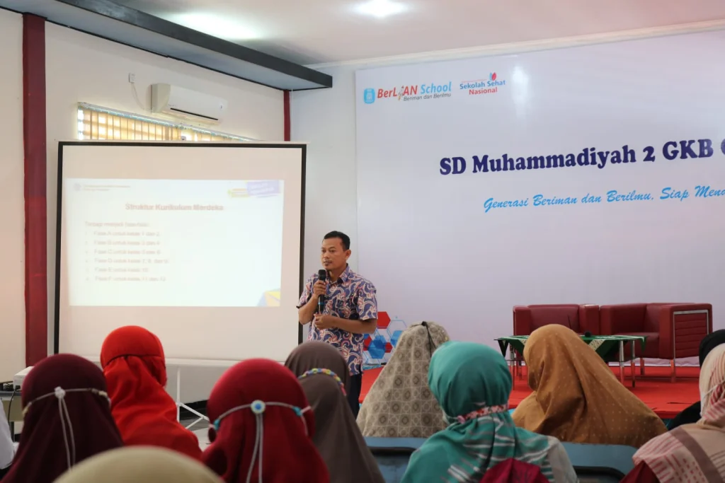 Ada Meong di IHT Berlian School, Pembicara Langsung Lakukan Ini