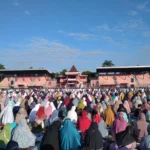 Ribuan Jamaah Penuhi Stadion Ketonggo Ngawi, Ada yang Dapat Berkah