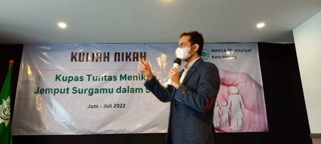 Sukses berkat Ibu, dr Gamal Albinsaid Berbagi Kiat di Kuliah Nikah