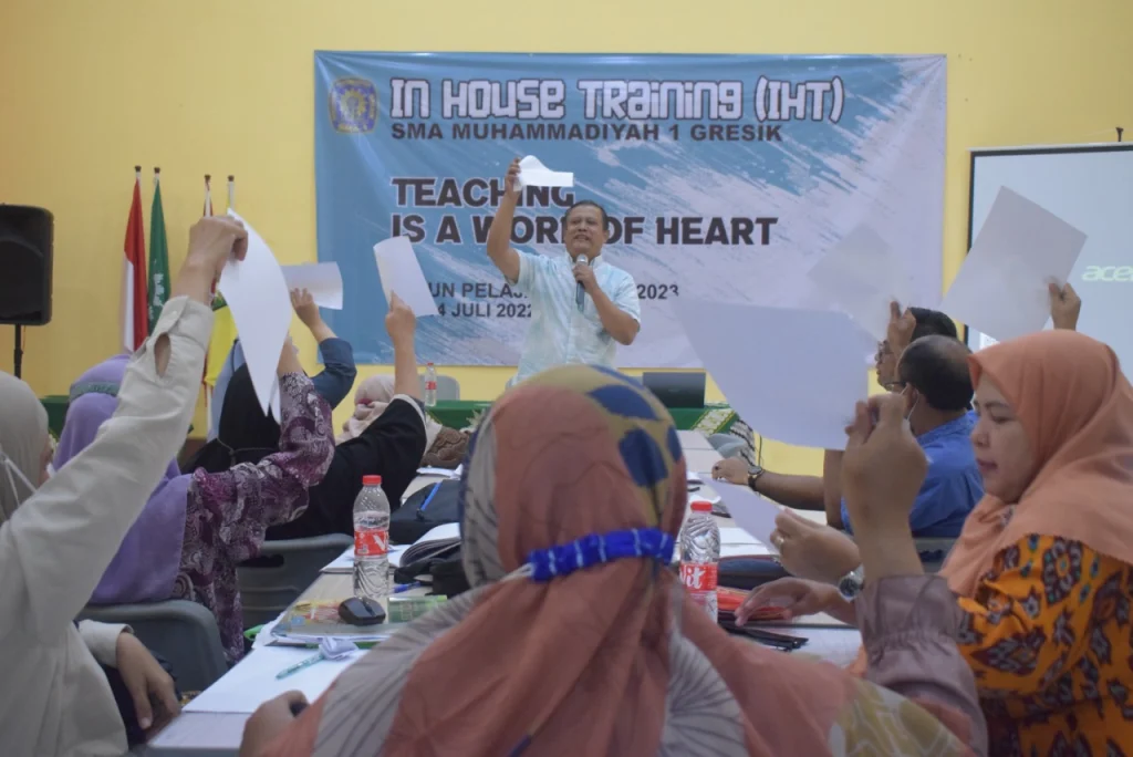 Belajar Mengelola Kelas yang Menyenangkan bersama Prof Suyatno