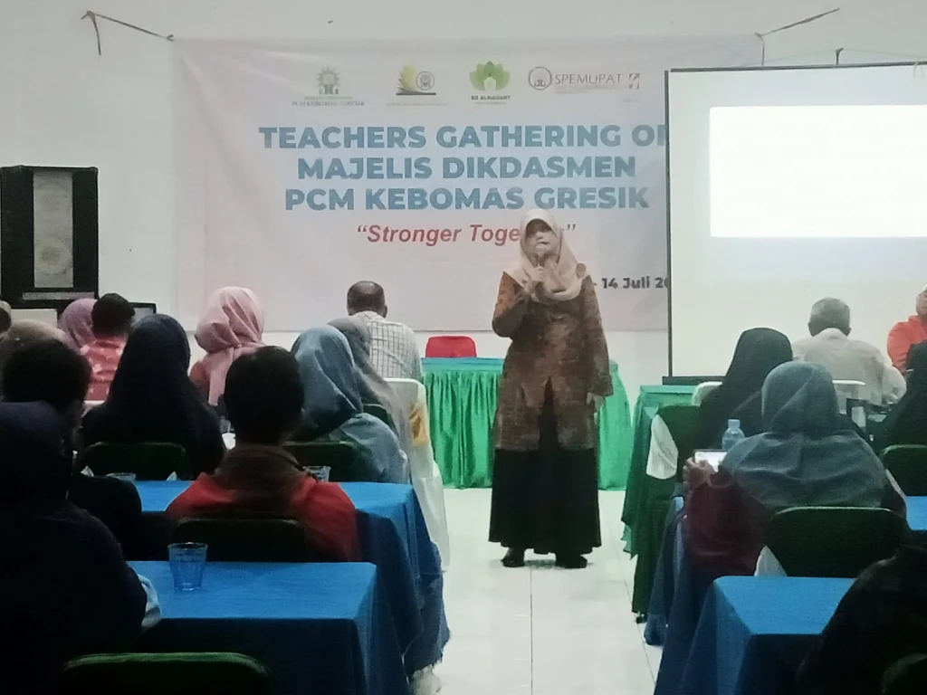 Tugas Guru Bukan Menjadikan Murid Sempurna