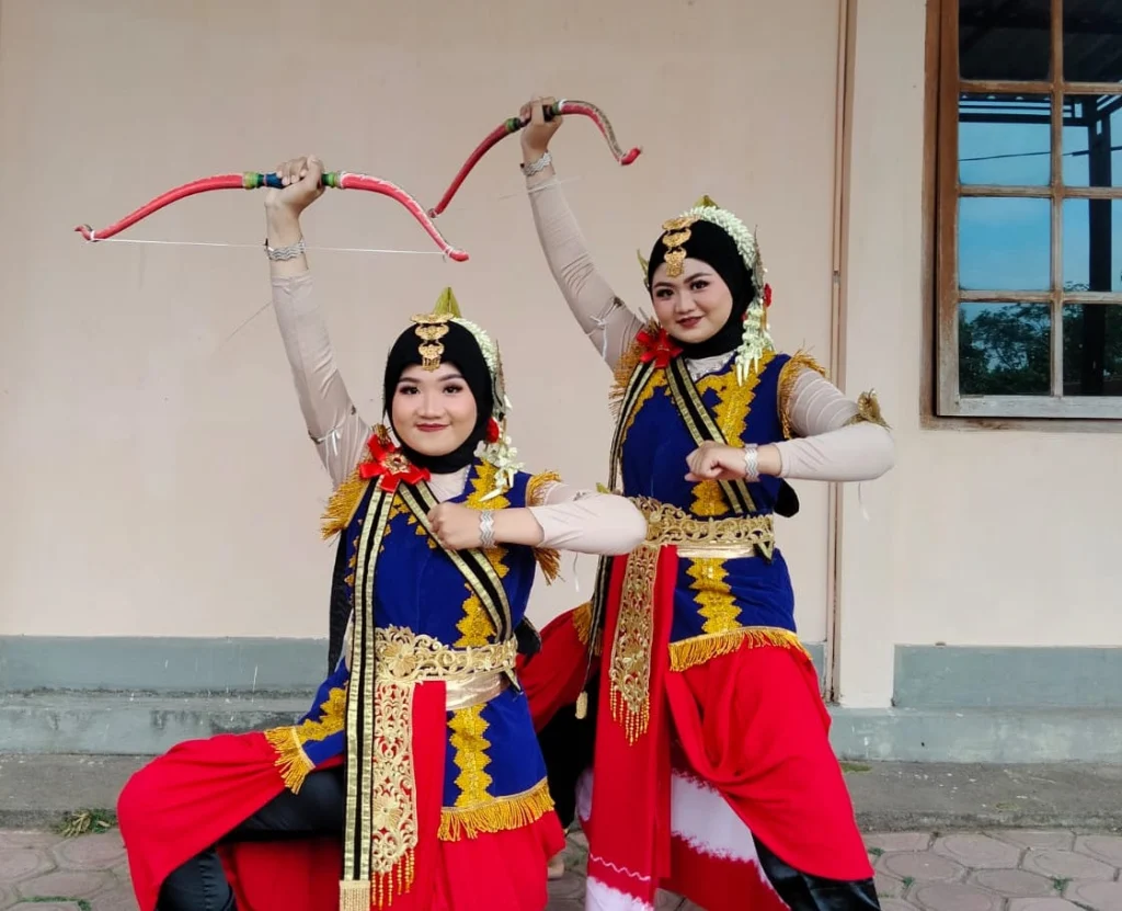 Sambil Memanah Tiga Pendidikan Karakter Ini Terlampaui