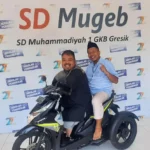 SD Mugeb Serahkan Motor Modifikasi untuk ‘Pelukis dengan Kaki’