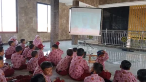 Siswa Baru Mimdaka Diajak Mengenal Keberagaman Indonesia