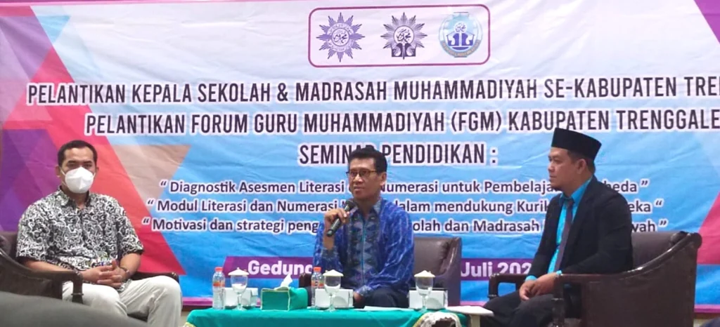 Mengelola Sekolah: Inovasi atau Mati, Trendsetter atau Follower?