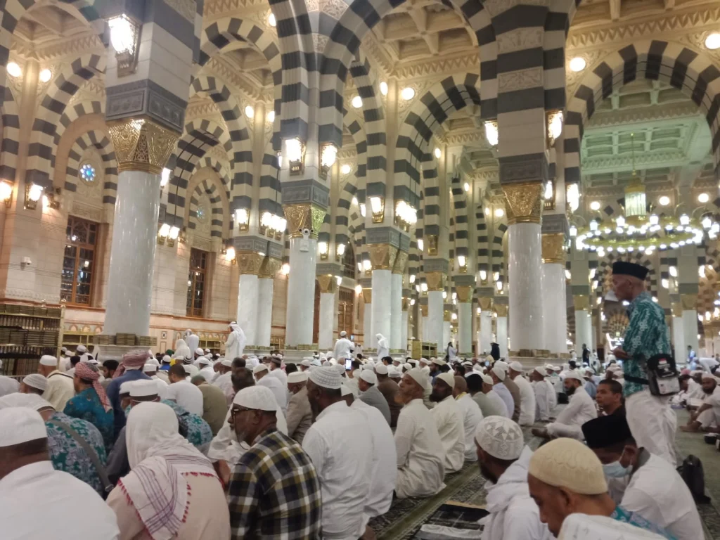 Shalat Arbain di Masjid Nabawi, Sunnah atau Bukan?