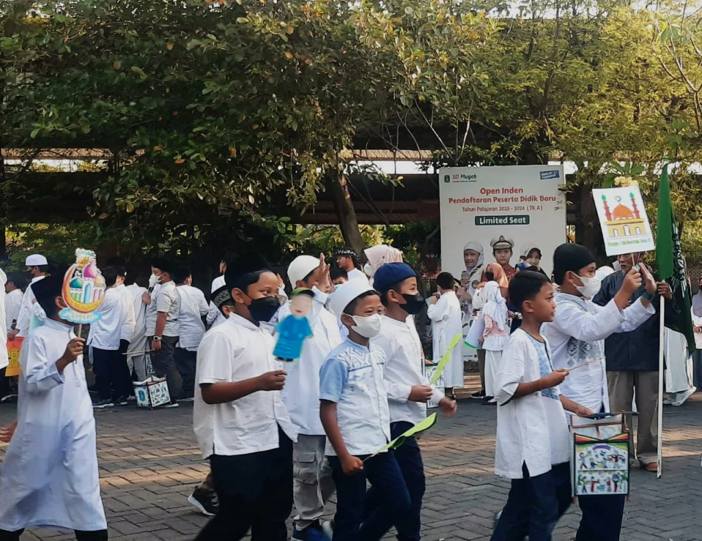 Wayang Muslim dan Damar Kurung Warnai Pawai Tahun Baru Islam