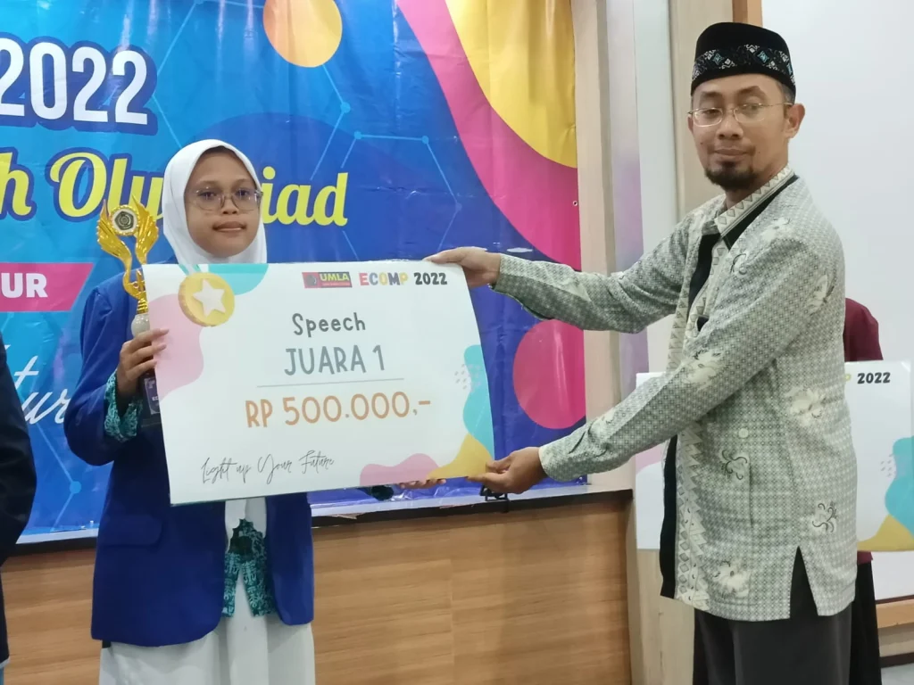 Siswa SMA Muhammadiyah 9 Brondong Juara English Speech