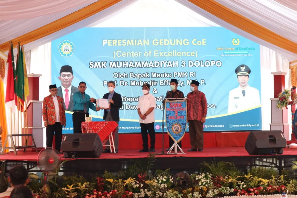 Menko PMK Resmikan Gedung CoE SMK Muhammadiyah 3 Dolopo