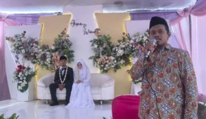Tanda Kekuasaan Allah pada Sepasang Suami-Istri