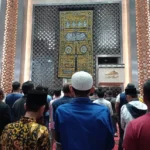 Shalat Berjamaah di Masjid Istiqlal, Imam Dijaga Petugas Keamanan