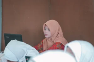 Kini Meja Wali Kelas MTsM 2 Karangasem Bersatu dengan Siswa