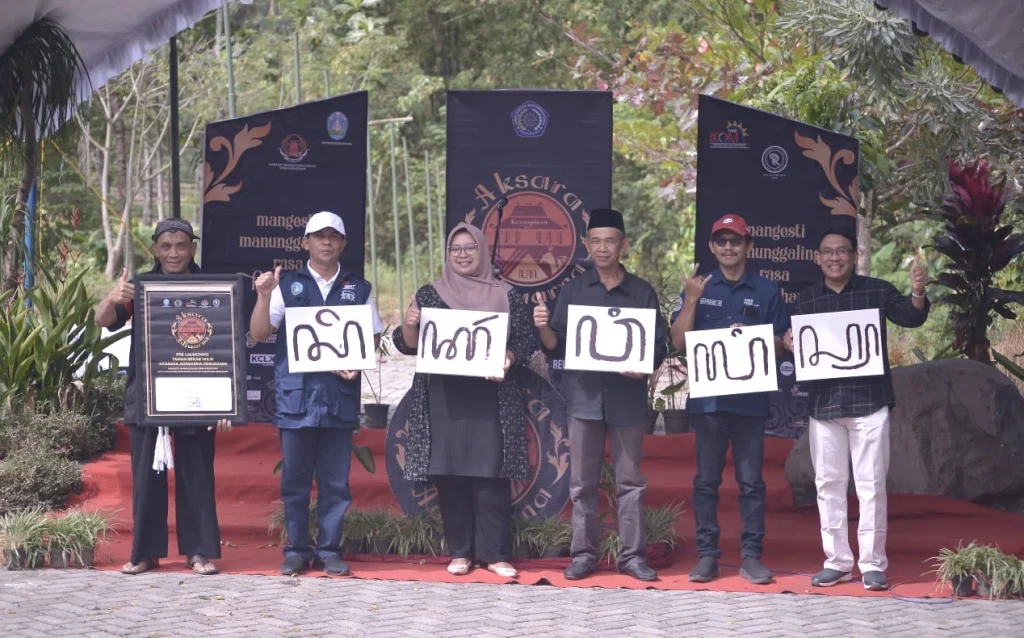 Prodi Ilmu Komunikasi Umpo Gelar Aksara Adiwarna Kesugihan