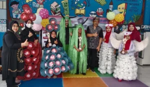 Kostum Unik Jadi Juara Favorit CBCC Mimdaka