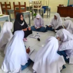 Ekskul Jurnalistik SMAM 1 Trenggalek Meliput Adab sebelum Shalat Berjamaah