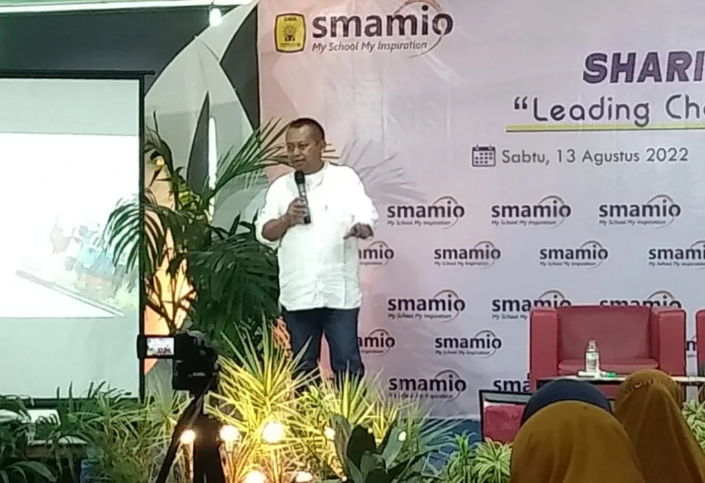 Ketua PWI Jatim Berbagi Strategi Mengatasi Kriris Komunikasi