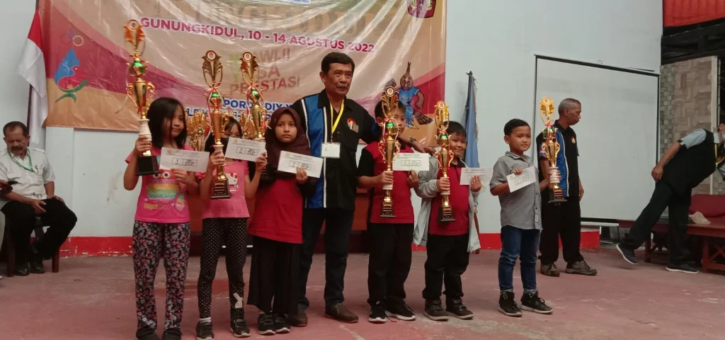 Bibit Atlet Catur dari Sekolah Muhammadiyah-Aisyiyah Bermunculan di Kejurda Catur DIY