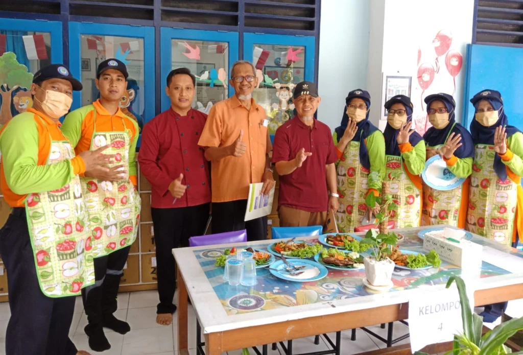 Mystery Boxnya sampai Terbawa Mimpi, saat Guru SDMM Beradu Kelihaian Memasak