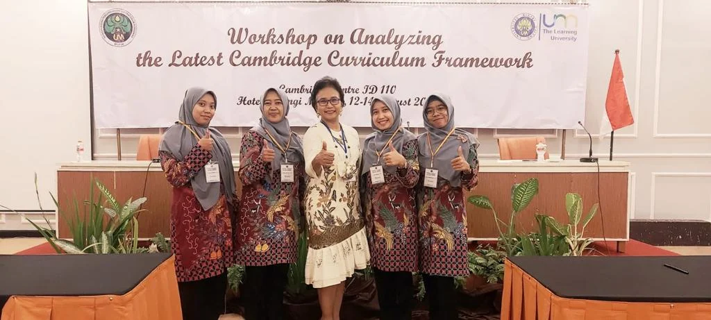 SDMM Raih Penghargaan di Workshop on Analyzing the Latest Cambridge Curriculum Framework