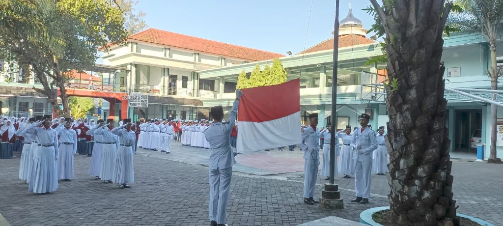 Berharap Indonesia Baldatun Thayibatun Warabbun Ghafur
