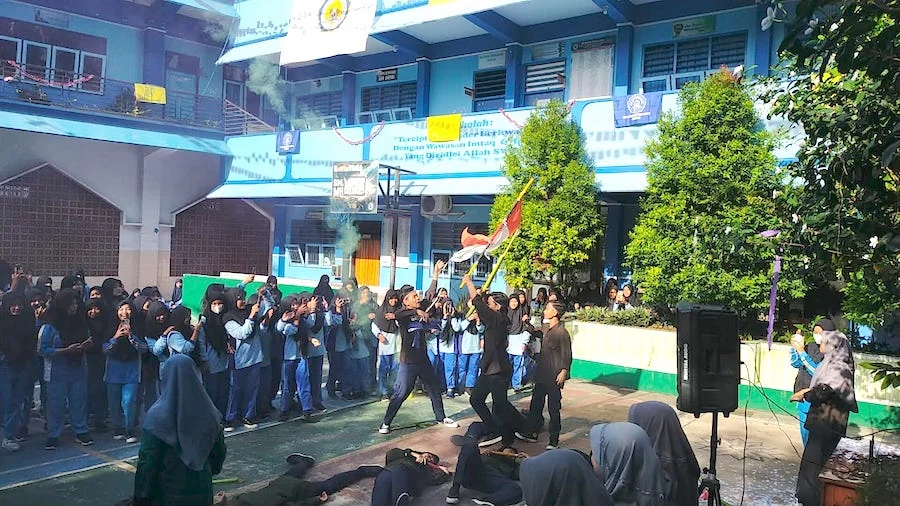 Detik-Detik Perobekan Bendera Belanda Buka Peringatan HUT RI di SMA Muhiba