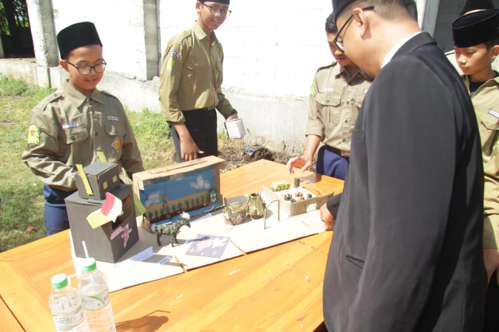 Mading Tiga Dimensi dan Bazar Entrepreneur Ramaikan Milad SPEAM