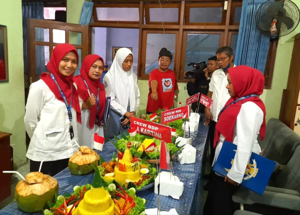 Lomba Tumpeng Menyertai Upacara 17 Agustus di SMKM 2 Ponorogo