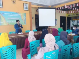 Menyulap Minyak Jelantah Jadi Sabun ala Mahasiswa KKN UMG
