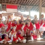 Tentara Amerika Main Angklung bersama Siswa SD Muhammadiyah 6 Surabaya
