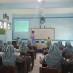 Siswa SMK Muhlibat Mengikuti Sosialisasi Bahaya HIV/AIDS