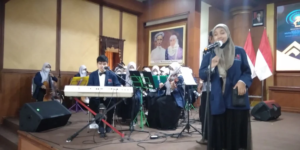 Orkestra SMAMX Surabaya Dipuji Haedar Nashir