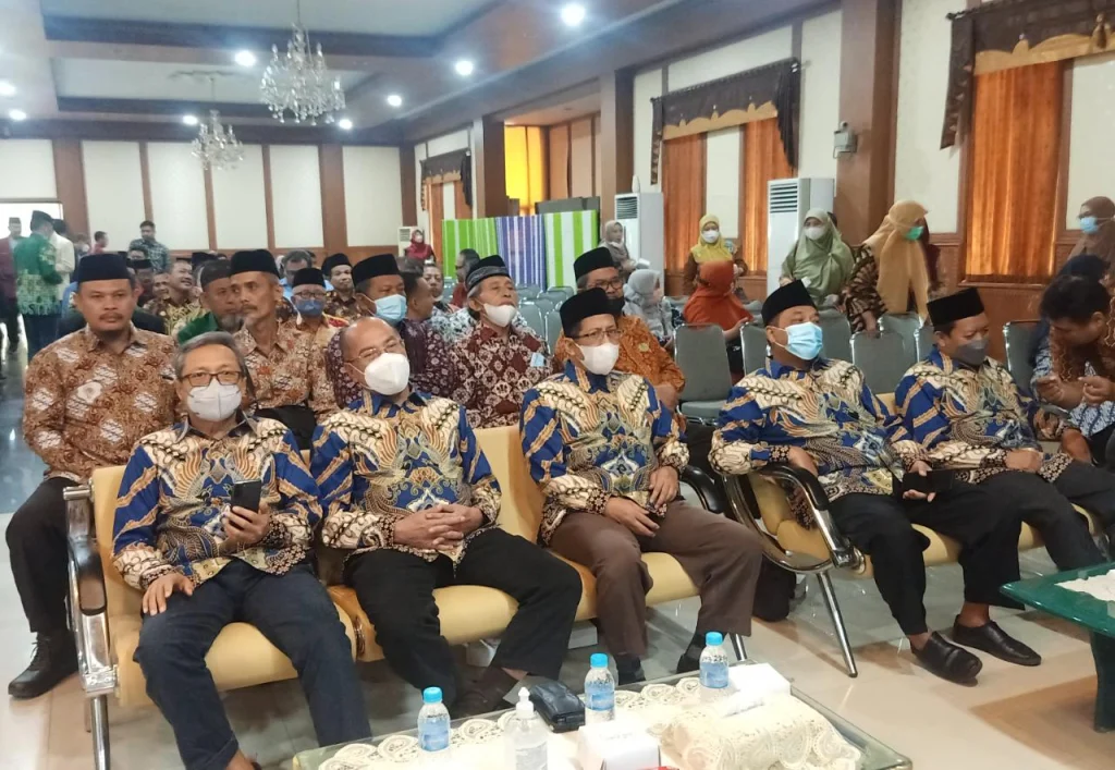 Batik Peserta Muktamar dari Jatim ‘Dilaunching’, Begini Komentar Haedar Nashir