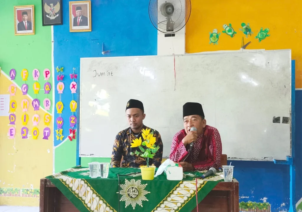Ibrah Sapu Lidi di Pembinaan Ideologi Sekolah Kreatif Menganti