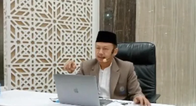 Hati-Hati Menulis di Medsos, Ada UU ITE dan CCTV Allah