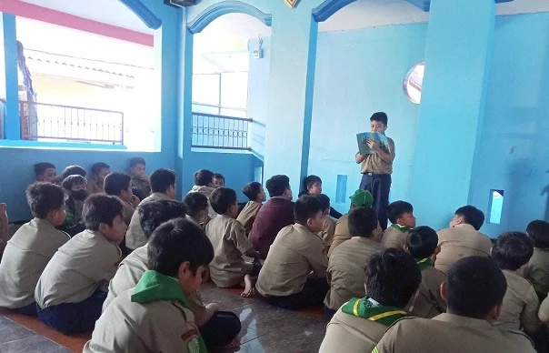 Program Pembiasaan Ini Bikin Siswa Sdamada Terampil Bicara dan Percaya Diri  