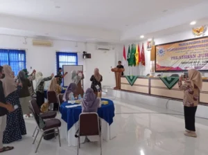 Menulis Berita Jangan seperti Bikin Pamlet!