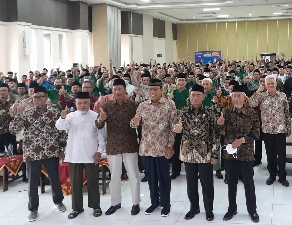 Menko PMK: Kaji Undang-Undang Pesantren dengan Peraturan Turunannya