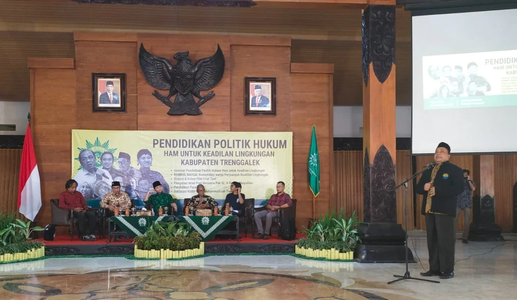 Merusak Alam Hukumnya Kafir karena Mencemarkan Nama Tuhan