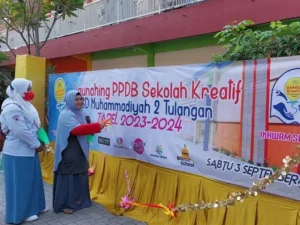 Gaya Unik Ikwam SD Muda Tusida dalam Launching PPDB Sekolah