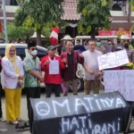 Mahasiswa Trenggalek Tolak Kenaikan BBM dengan Puisi