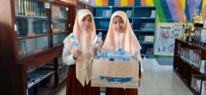 SMP Mulia Bungah Cinta Baca dan Lingkungan di Hari Kunjung Perpustakaan